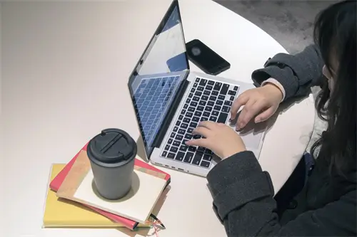 一个青字含义女生