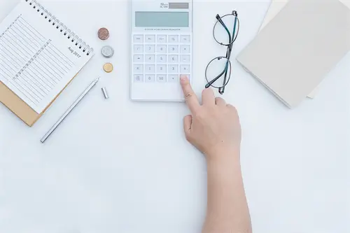 两个人有含义的女